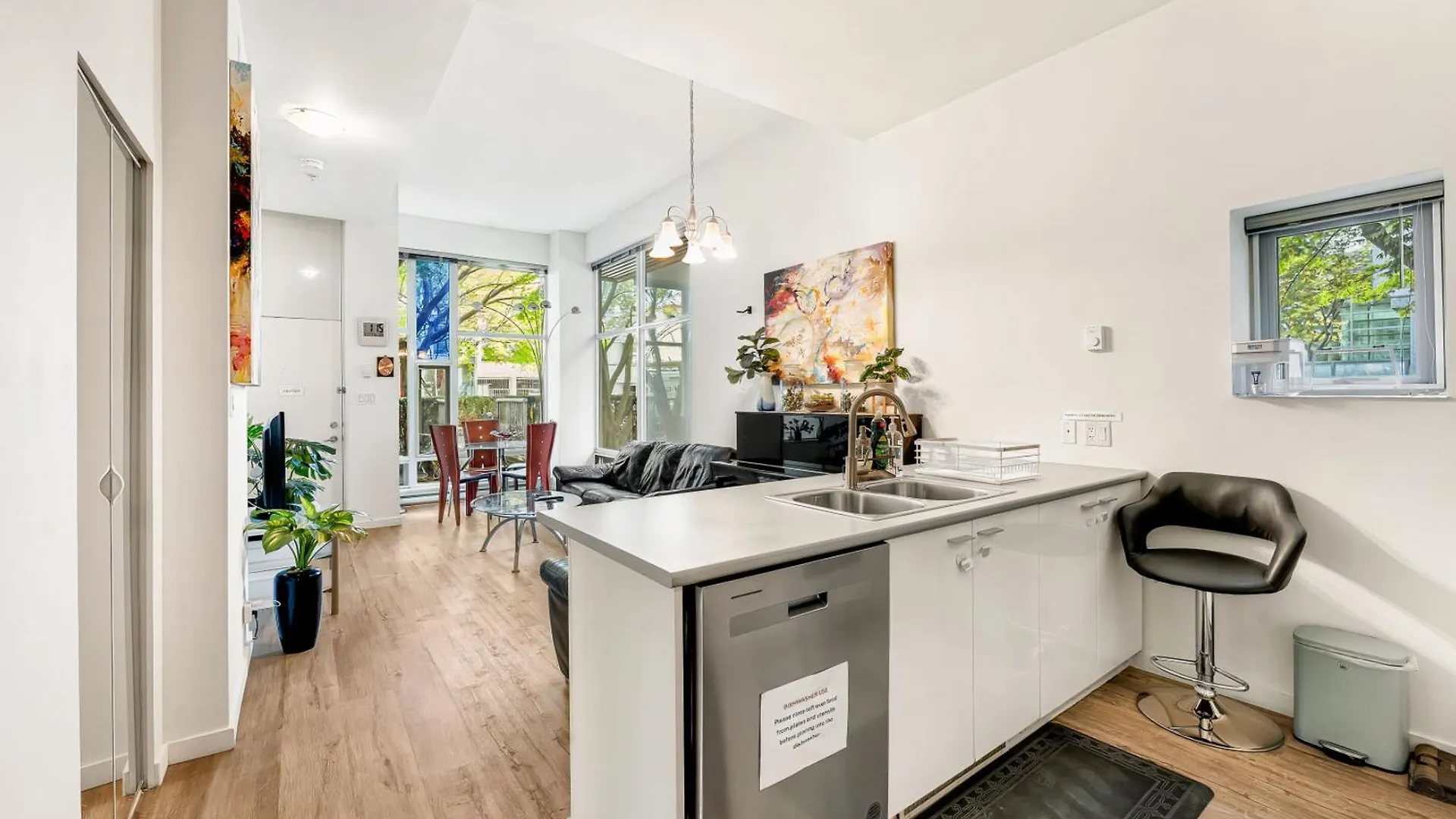 Stellar 3 Bedroom Duplex Downtown - Perfect Location Βανκούβερ 0*,  Καναδάς