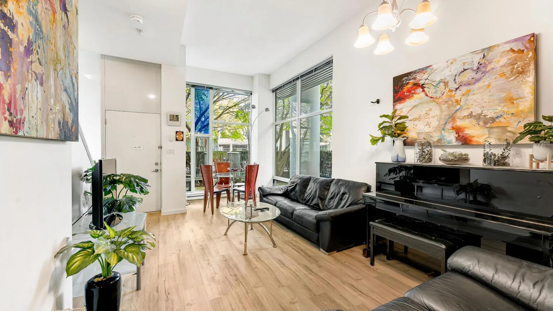 Stellar 3 Bedroom Duplex Downtown - Perfect Location Βανκούβερ